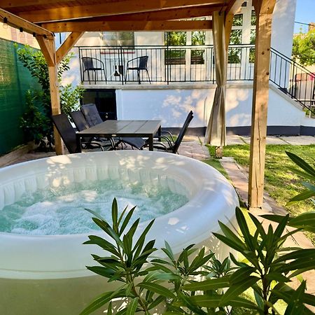 הוילה Hajdúszoboszló Sparkling Time Apartman מראה חיצוני תמונה