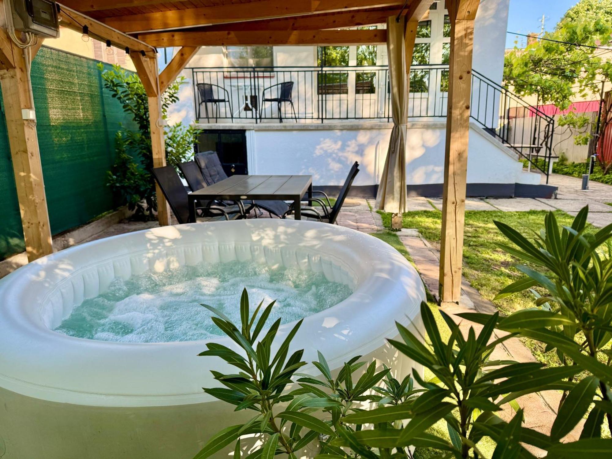 הוילה Hajdúszoboszló Sparkling Time Apartman מראה חיצוני תמונה